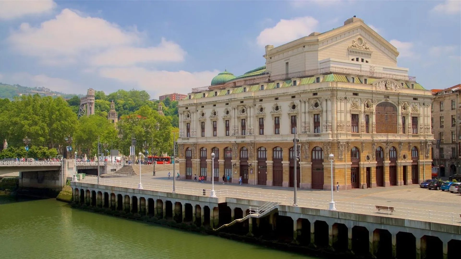 Apartment Behind Bilbao City Hall
